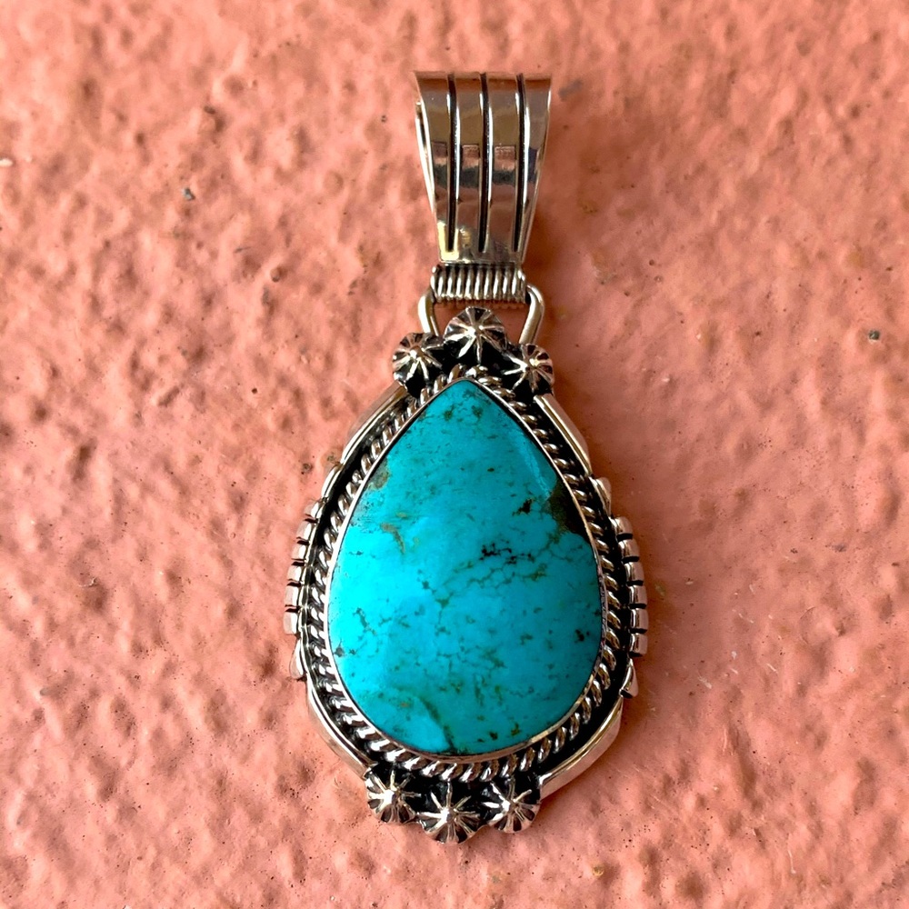 Gorgeous navajo handmade turquoise pendant